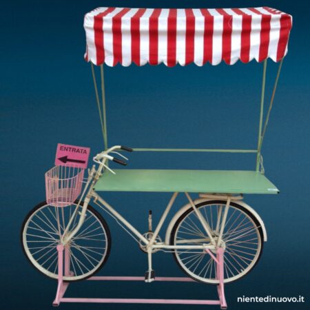 Banchetto bicicletta vintage in ferro con cappottina
