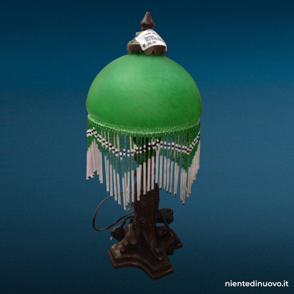 Lampada Liberty con paralume in pasta di vetro e perline, H 45 cm