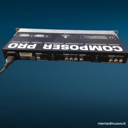 Composer Pro MDX 2200