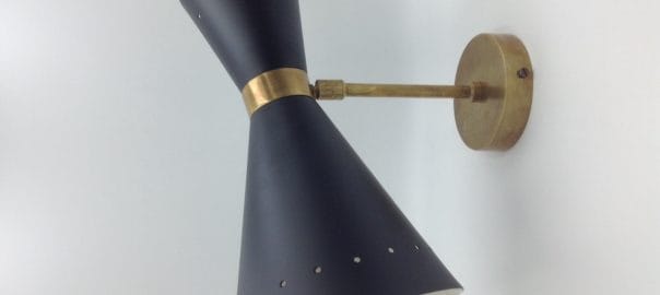 Applique a parete con cono, stile Mid-Century (ottone e alluminio smaltato)