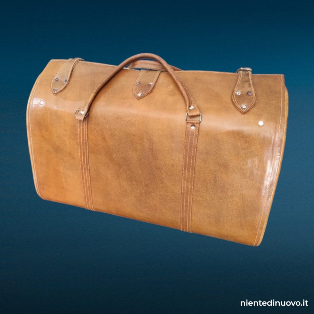 Valigia vintage in cuoio con 3 tasche, maniglie e tracolla