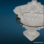 Coppa con coperchio in cristallo e manici in argento