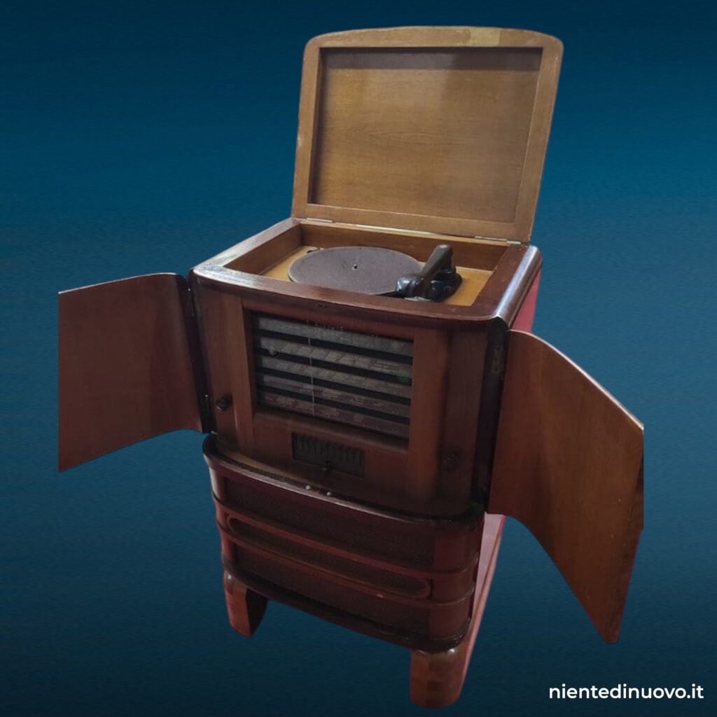 Mobile radio anni '40 in radica con giradischi (Siemens/Telefunken)