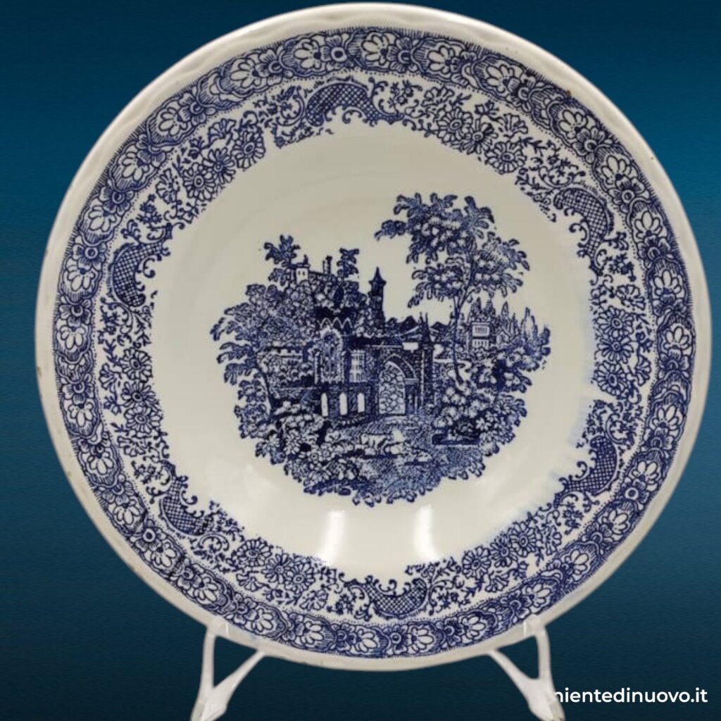 Piatto in ceramica N.I.C.E. (manifattura di Mondovì)