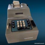 Calcolatore meccanico Olivetti (vecchio)