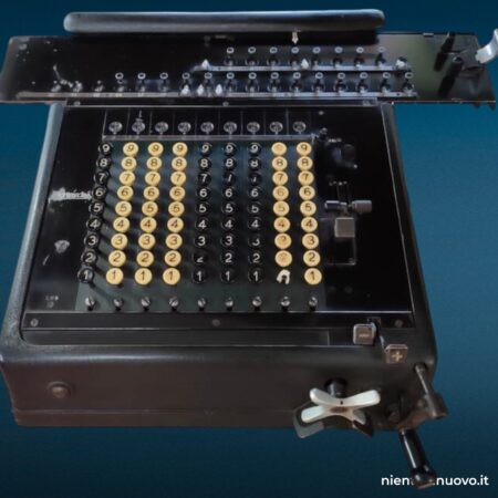 Vecchio calcolatore meccanico Archimedes