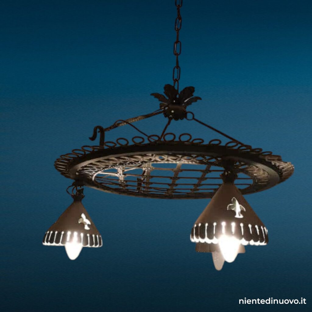 Lampadario rustico in ferro battuto a 3 luci