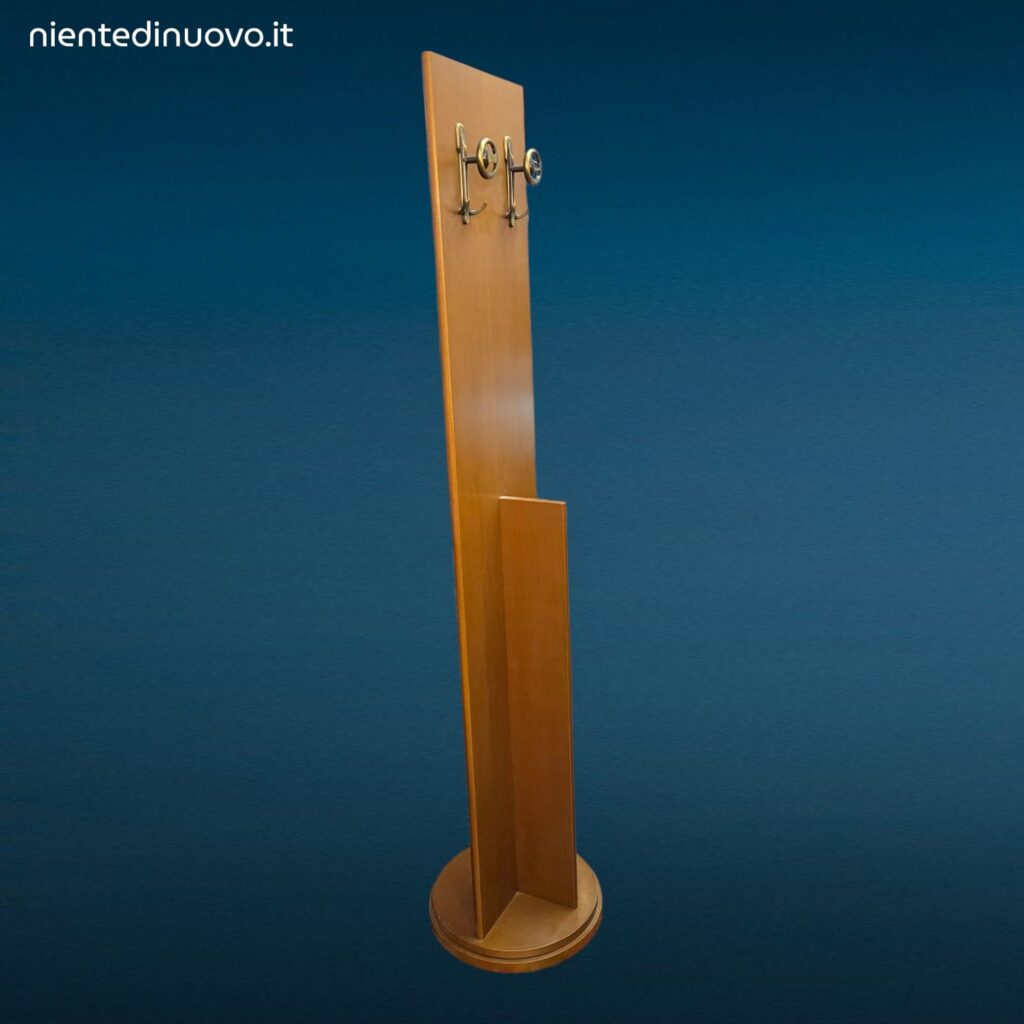 Specchiera verticale girevole in legno di noce con appendiabiti posteriori, produzione italiana anni 80