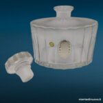 38971_2 Bottiglia liquore in cristallo con placchetta e tappo in argento