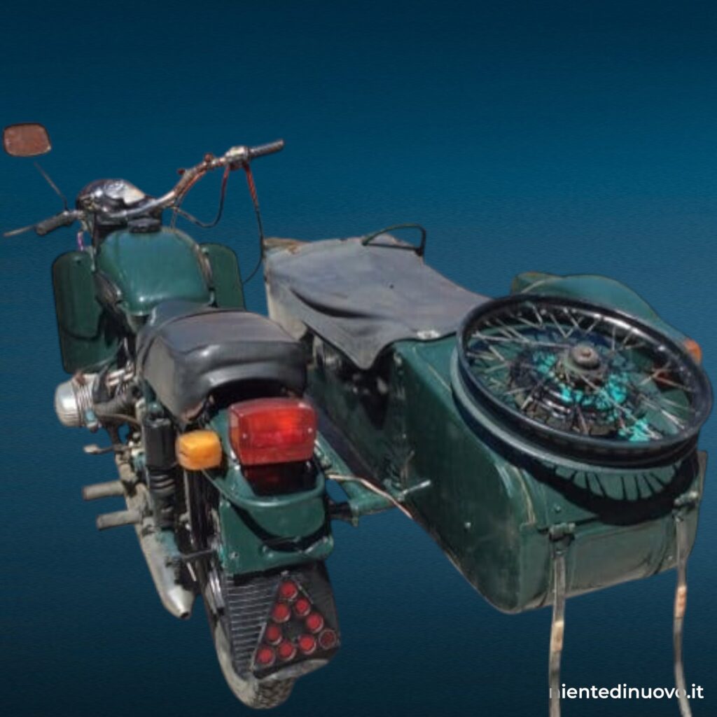 Sidecar motocarrozzina Ural 750 d'epoca (anni '80)