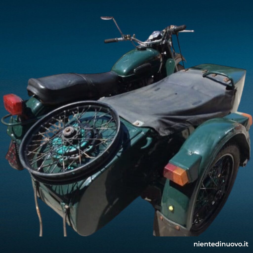 Sidecar motocarrozzina Ural 750 d'epoca (anni '80)