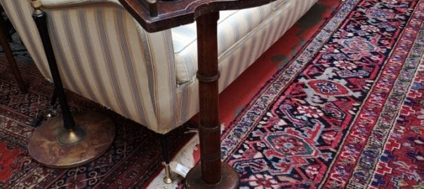 Antico tavolino da fumo in legno tornito, fine XIX secolo