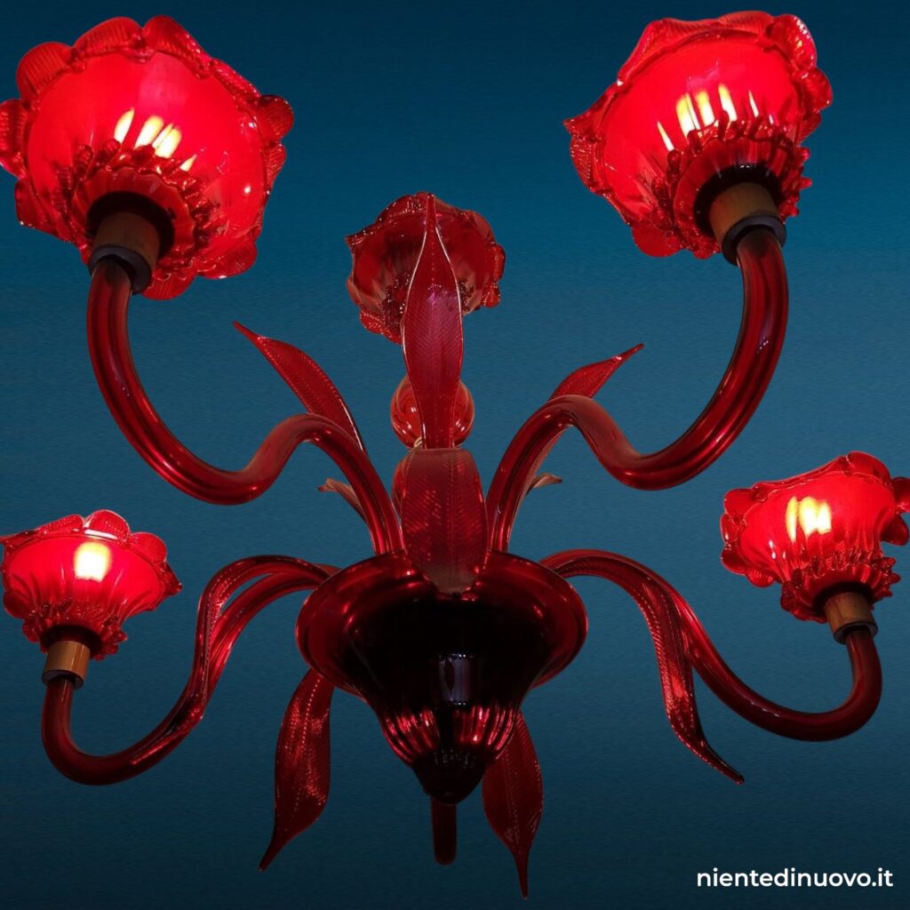 Lampadario in vetro di Murano rosso, 5 bracci, diametro circa 1 m
