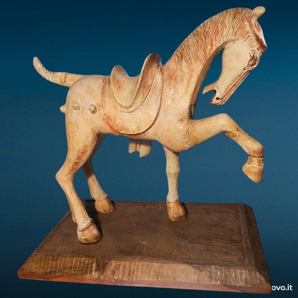 Scultura di cavallo in legno firmata John Oshodin
