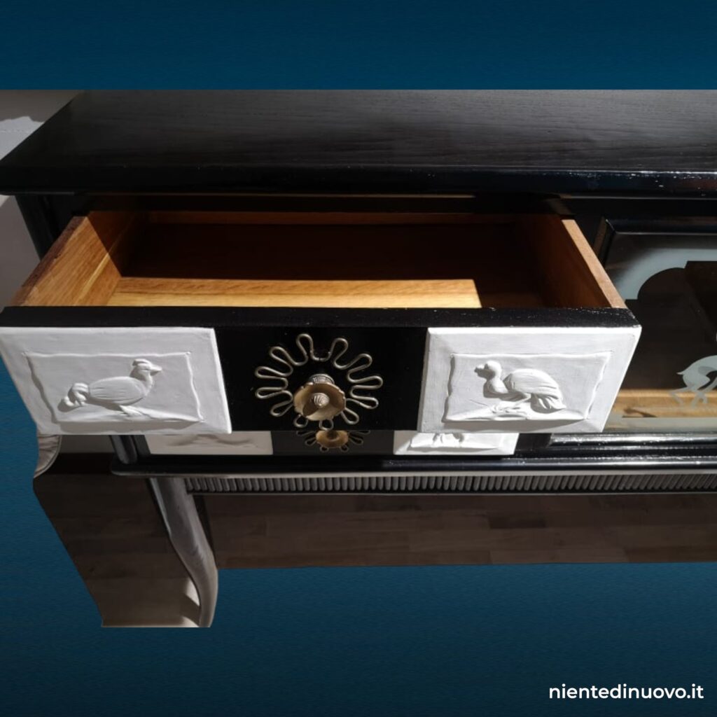 Credenza sideboard midcentury in stile Ulrich con vetri incisi
