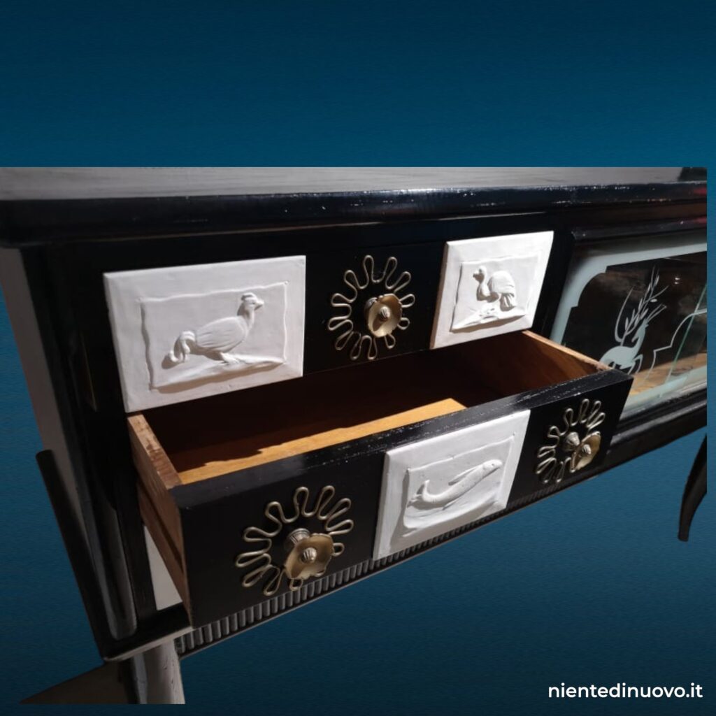 Credenza sideboard midcentury in stile Ulrich con vetri incisi