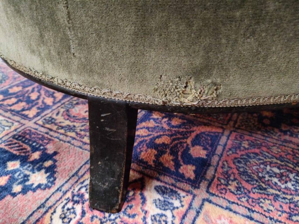 divanetto in velluto stile Ruhlmann primi 900 in legno