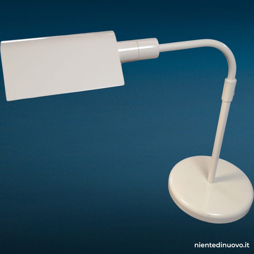 Lampada da tavolo Martini a tegola (anni '70) in metallo bianco