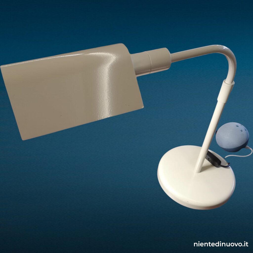 Lampada da tavolo Martini a tegola (anni '70) in metallo bianco