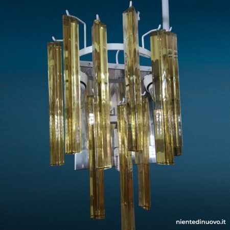 Applique in vetro di Murano con 10 triedri ambra e base cromata