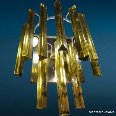 Applique in vetro di Murano con 10 triedri ambra e base cromata