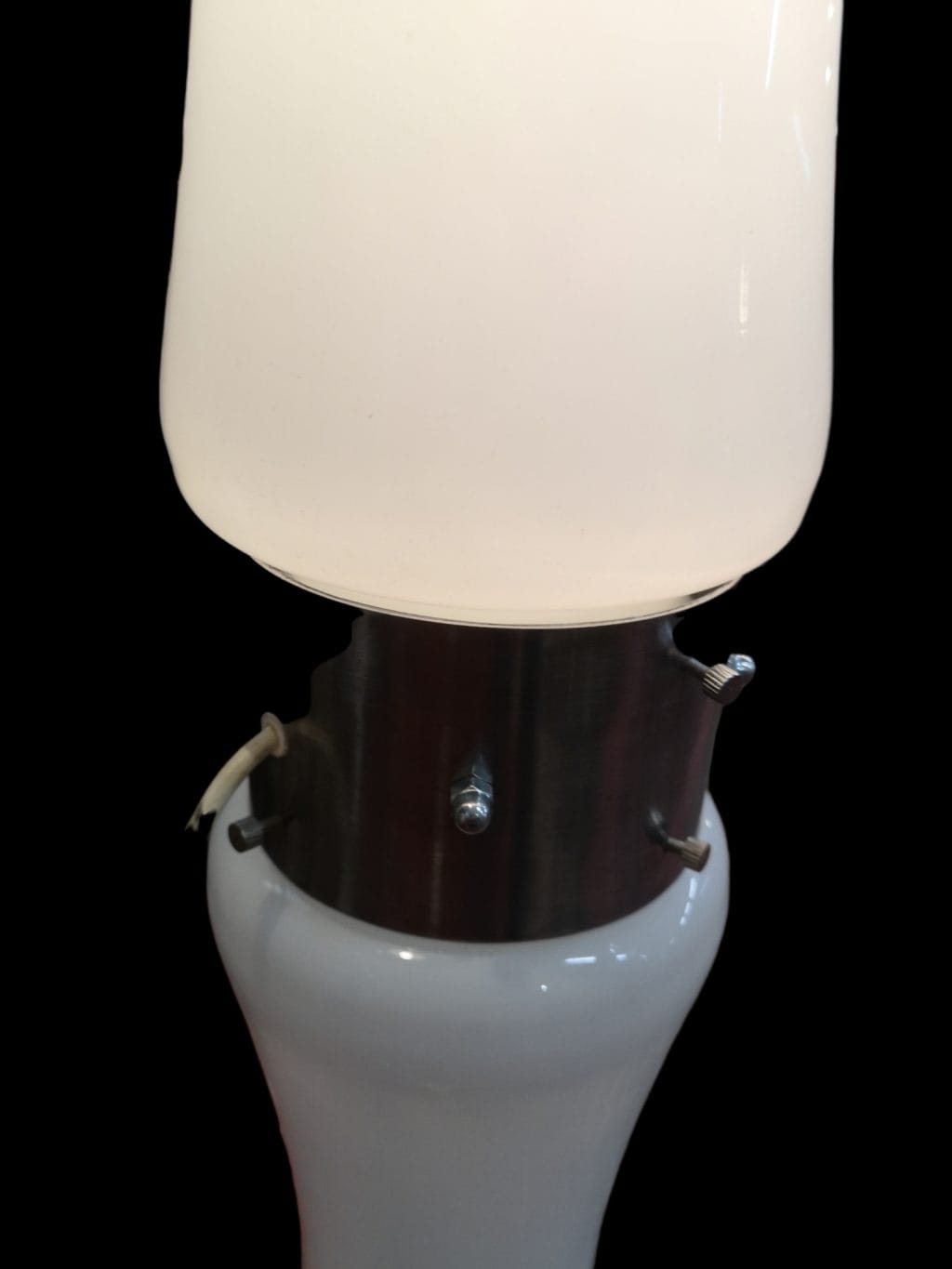 Lampada a birillo vintage in vetro di Murano bianco con cinghia in acciaio, attribuibile a Carlo Nason