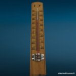 Termometro da muro in legno con scala doppia