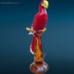 scultura di pappagallo in vetro
