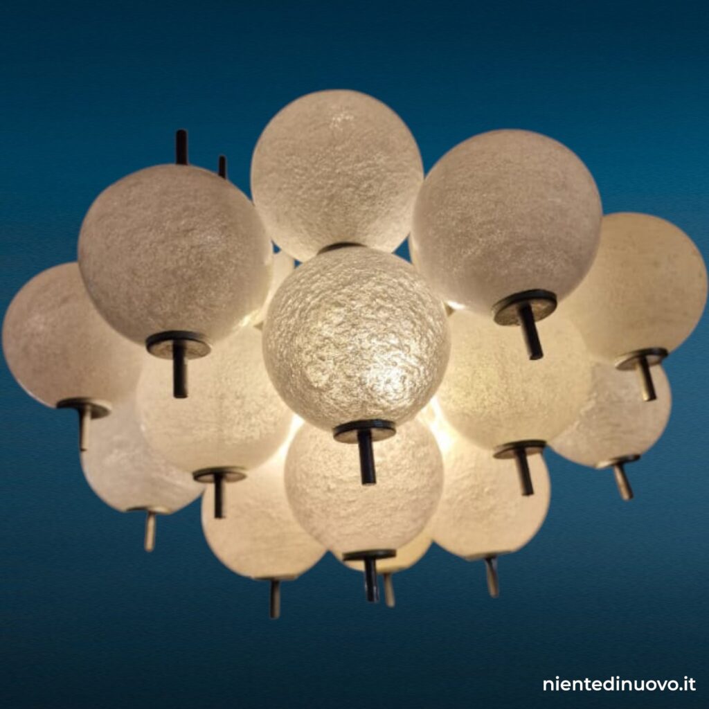 Lampadario Raak anni 60/70 con 28 sfere in vetro