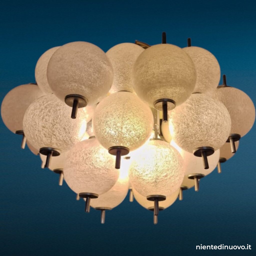 Lampadario Raak anni 60/70 con 28 sfere in vetro