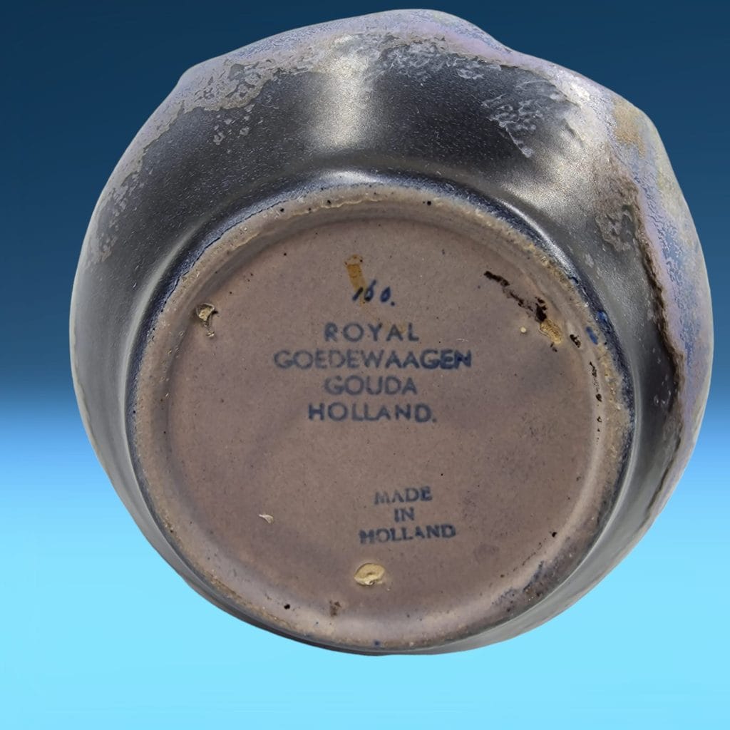 Vasetto design Gouda Holland in ceramica smaltata firmato Royal Goedewaagen