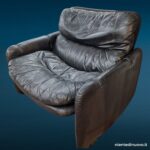 Poltrona vintage in pelle nera anni '70 modello Sandwich