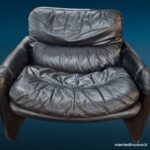 Poltrona vintage in pelle nera anni '70 modello Sandwich
