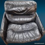 Poltrona vintage in pelle nera anni '70 modello Sandwich