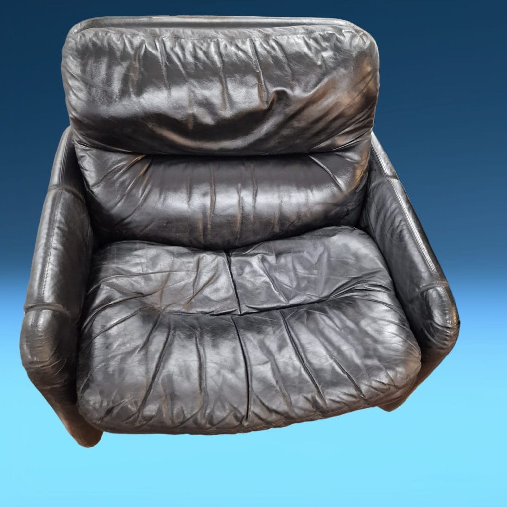 Poltrona vintage in pelle nera anni '70 modello Sandwich