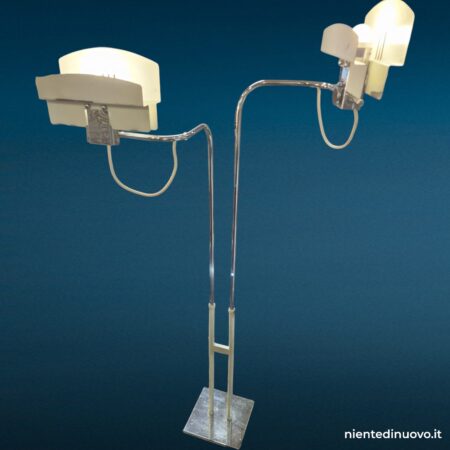Lampada piantana vintage anni '70 con doppia accensione e diffusori orientabili