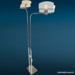 40694_1 Lampada piantana vintage anni '70 con doppia accensione e diffusori orientabili