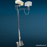 40694_3 Lampada piantana vintage anni '70 con doppia accensione e diffusori orientabili