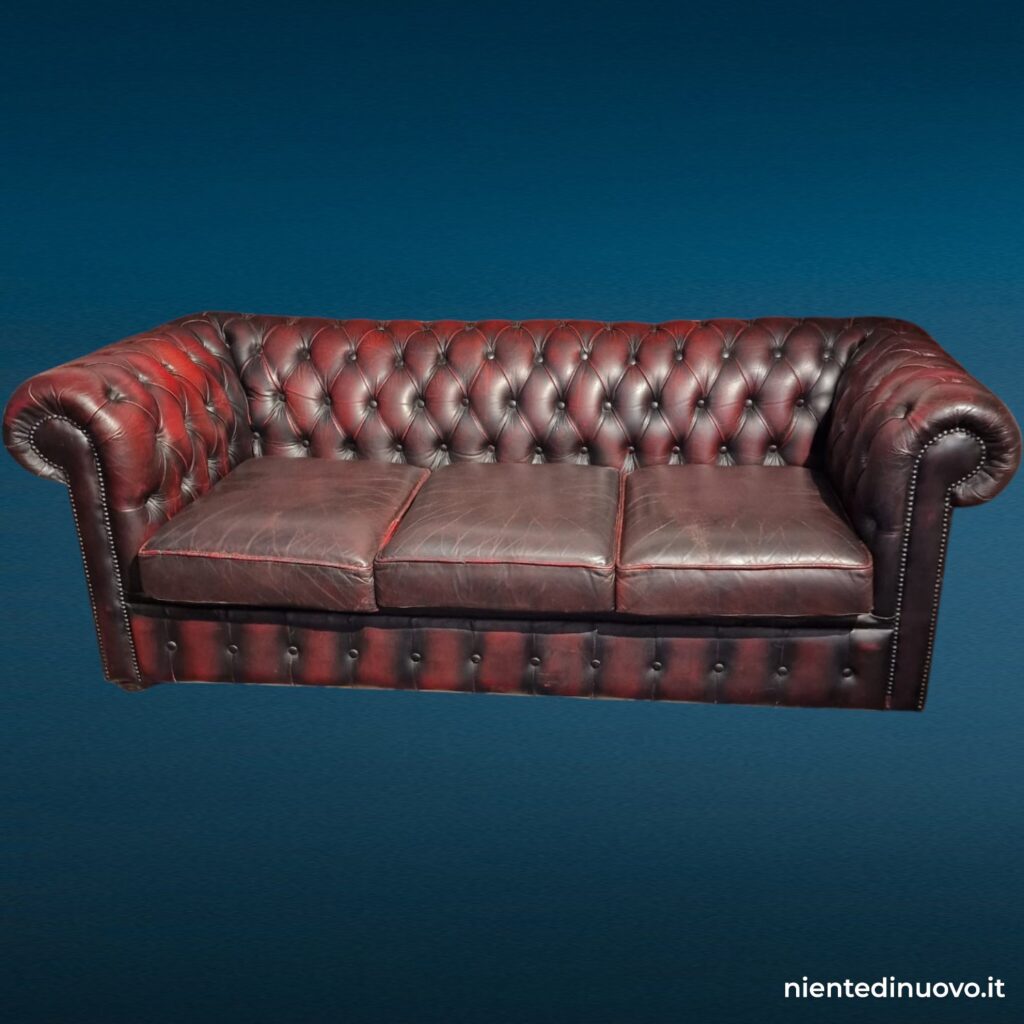 Divano Chesterfield Club 3 posti in pelle bordeaux