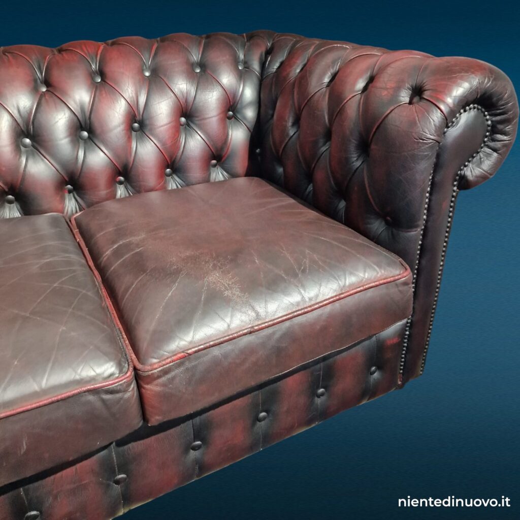 Divano Chesterfield Club 3 posti in pelle bordeaux