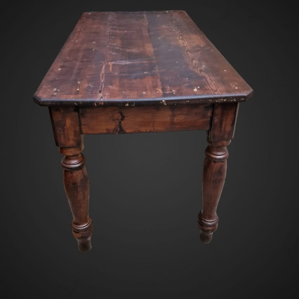 Tavolo in legno 800 rustico con gambe tornite