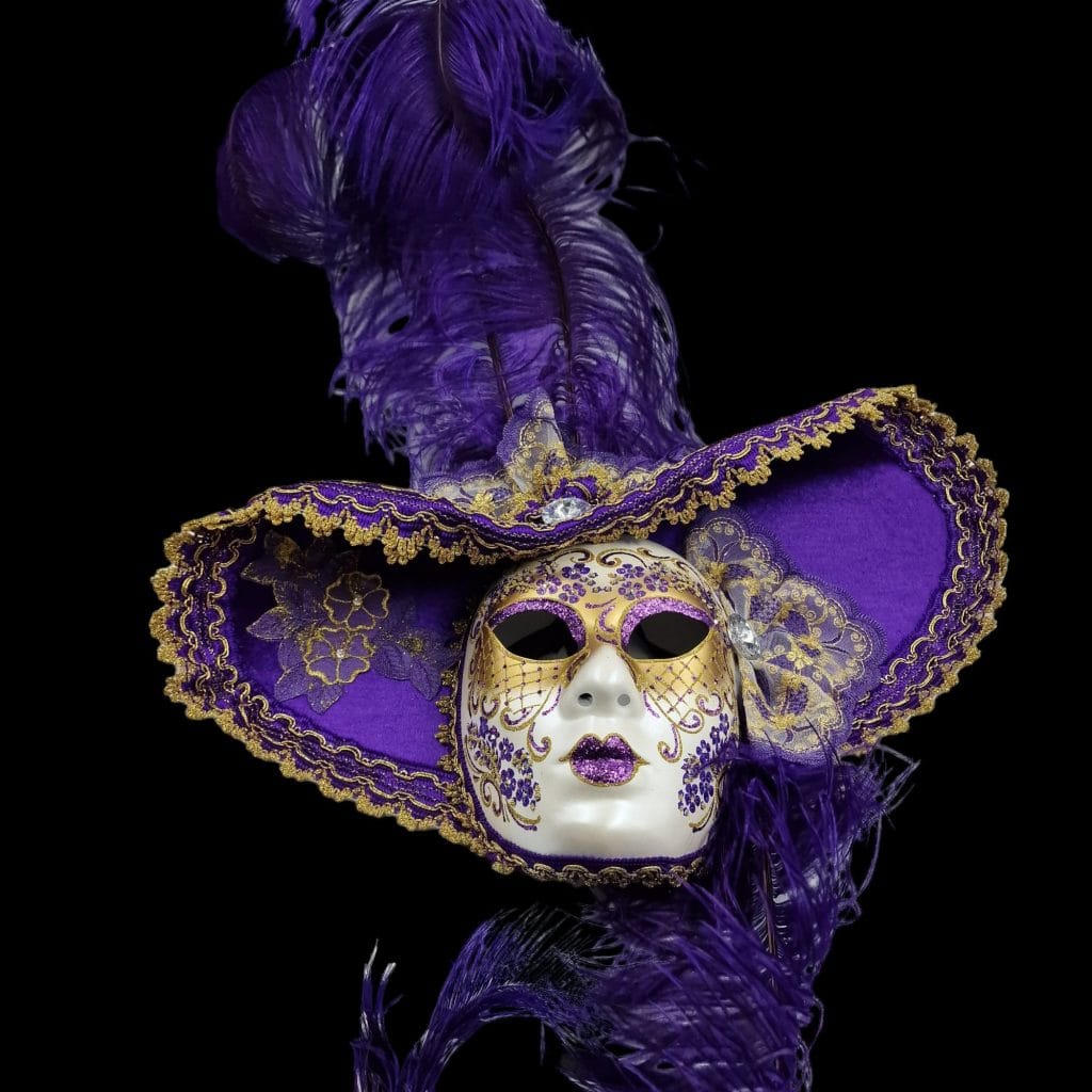 Maschera veneziana originale fatta a mano in cartapesta, dipinta con dettagli raffinati e colori vivaci