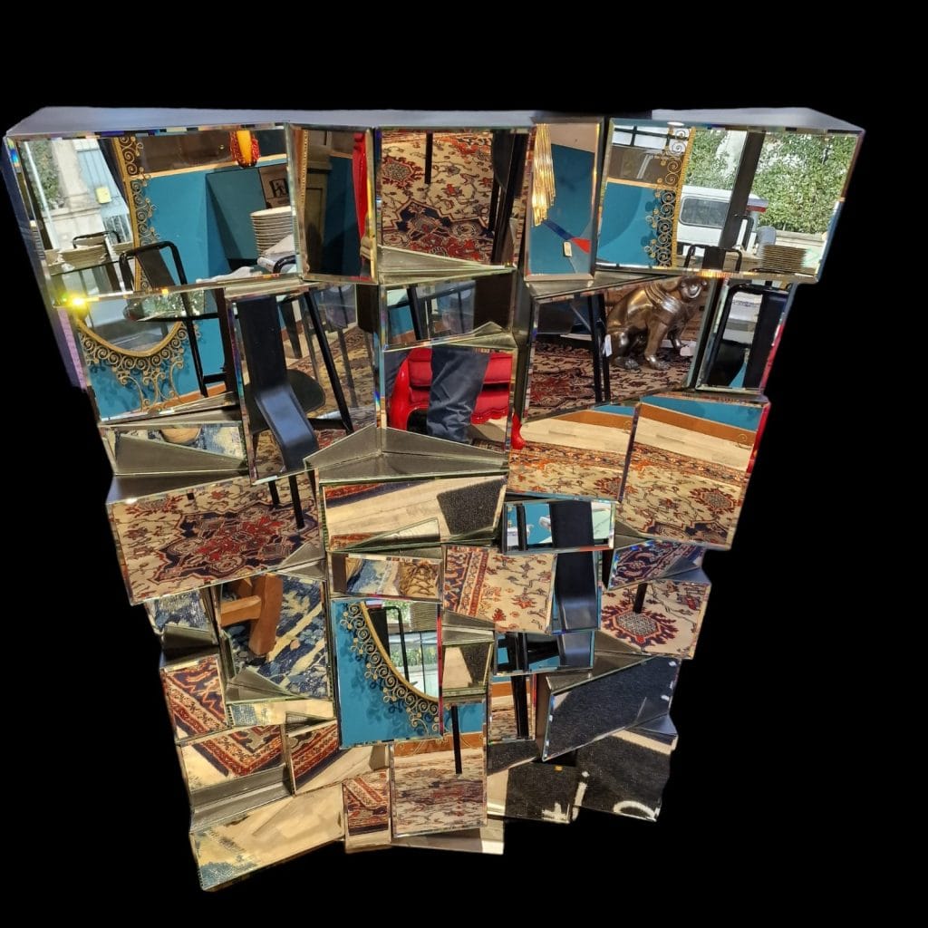 Specchio Involuto Kare Design con specchi molati su supporto in legno