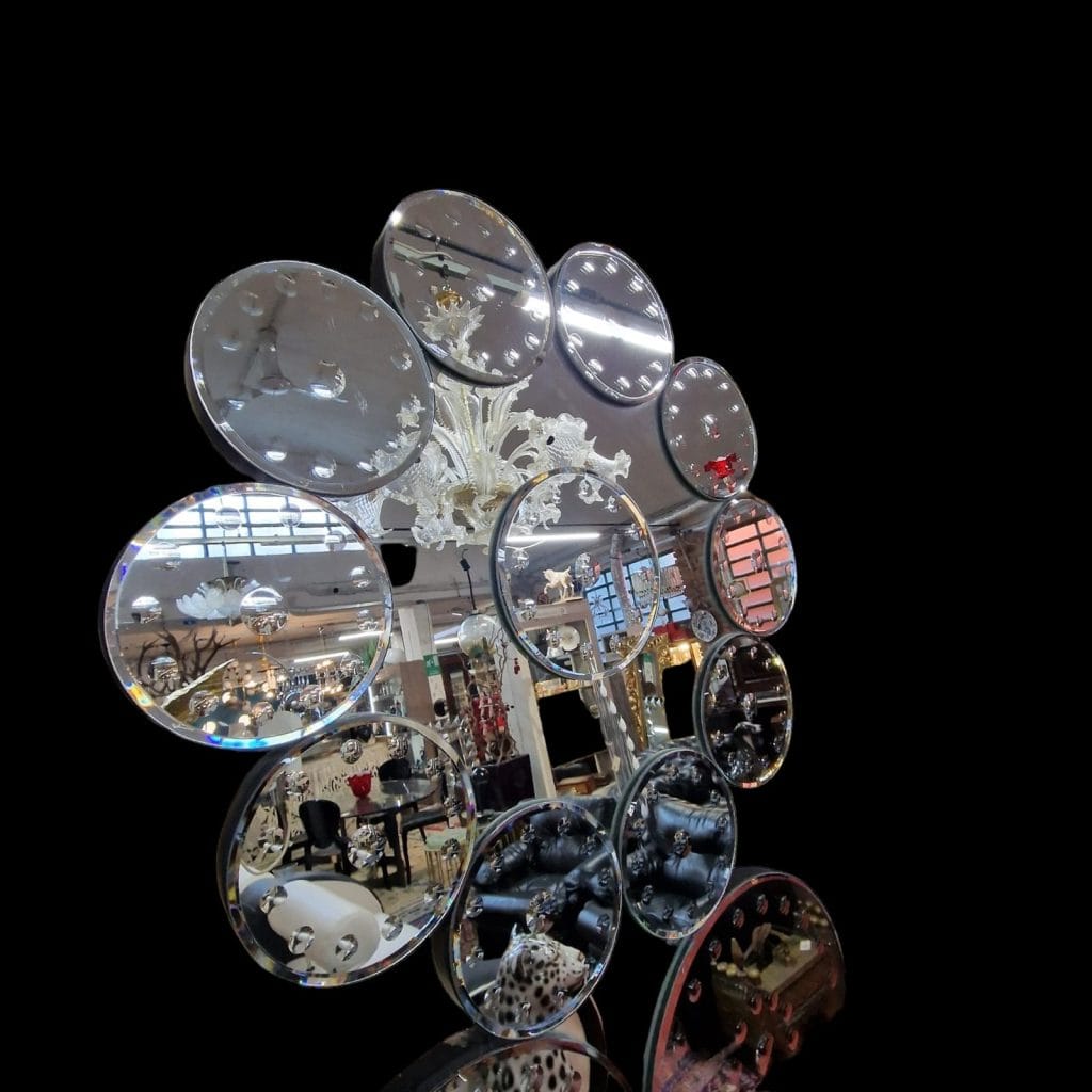 Specchio design Concentric con specchi rotondi lavorati montati su struttura modulare