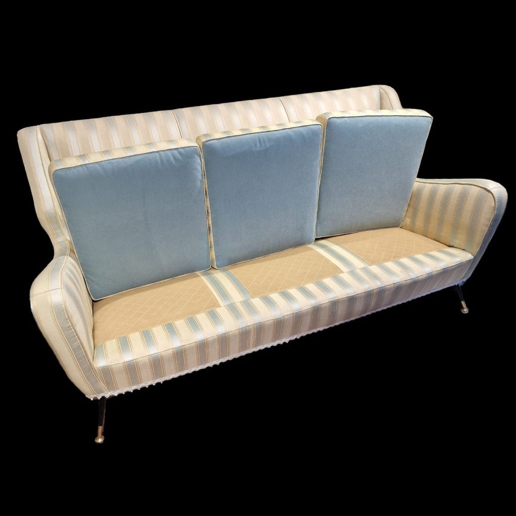 Divano vintage midcentury con piedini in ottone e tessuto originale