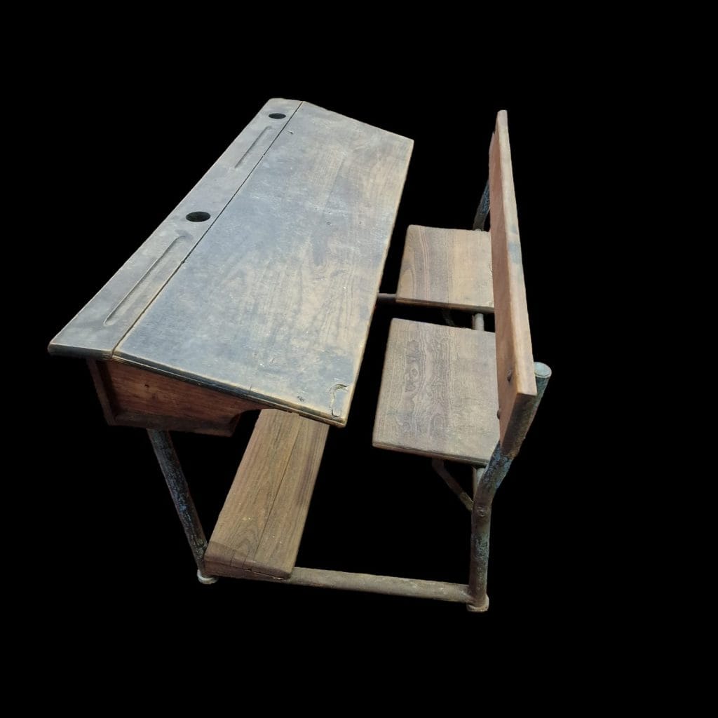 vecchio banchetto da scuola anni 20 in legno con sedili richiudibili