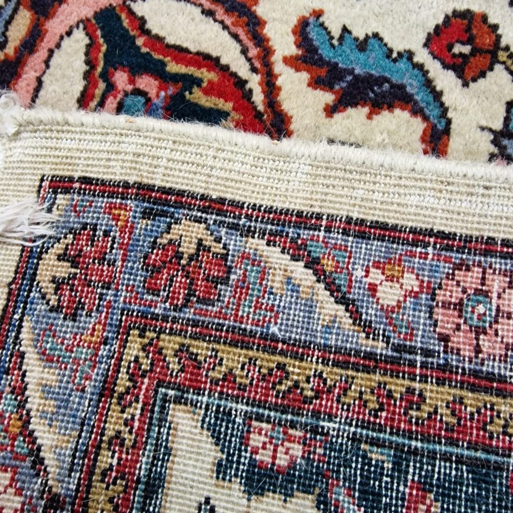 Tappeto persiano Isfahan originale certificato con motivi floreali e vello in buone condizioni