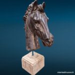 40883_2 Scultura testa di cavallo su base in marmo