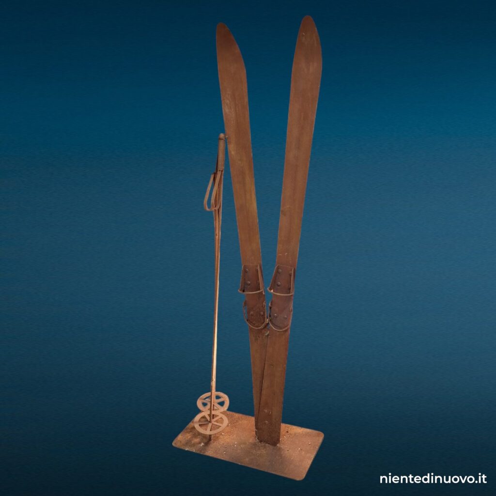 Lampada scultura con sci in ferro