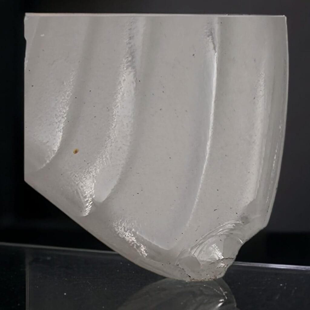 Flacone Lalique "Air de Temps" di Nina Ricci anni '60 con design in vetro soffiato